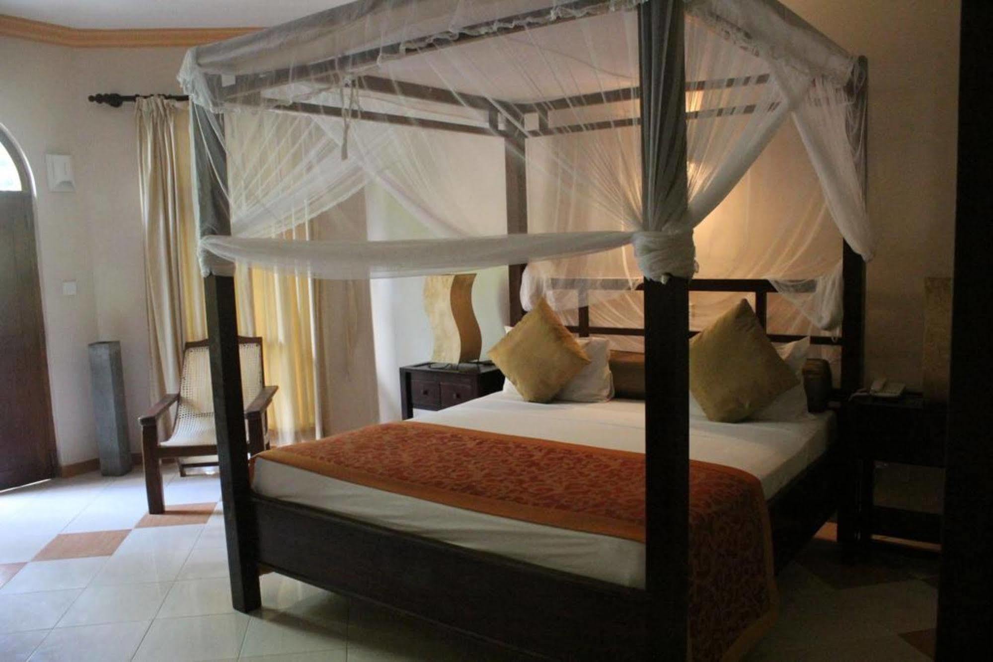 Hotel Bentota Village ภายนอก รูปภาพ