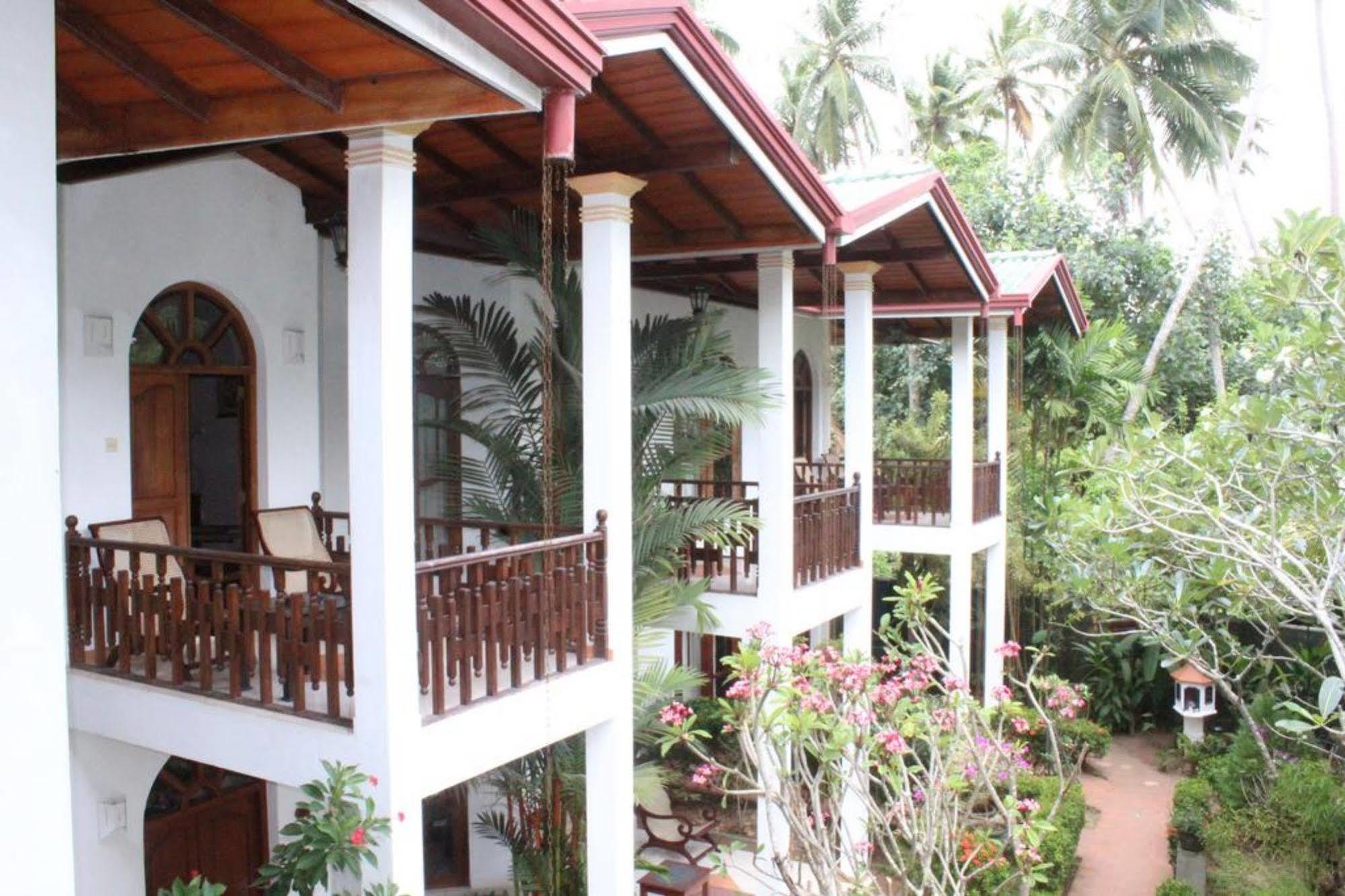 Hotel Bentota Village ภายนอก รูปภาพ